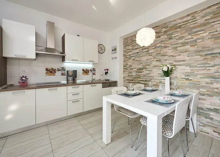 Carmen Apartamento Trogir