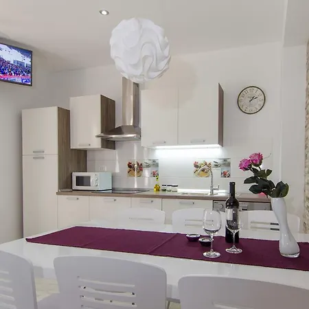 Carmen Apartman